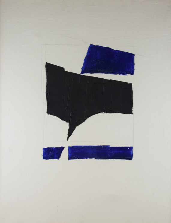 Abstarkte Komposition mit einer schwarzen und drei blauen Formen auf weißem Grund.